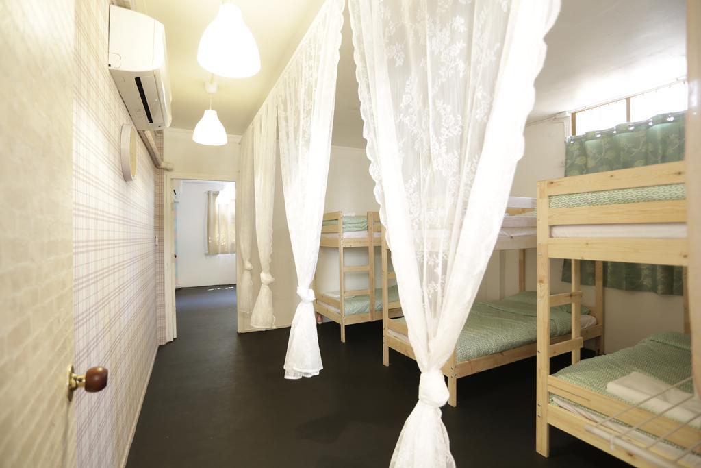 Tiger Lily Hostel Bangkok Room photo