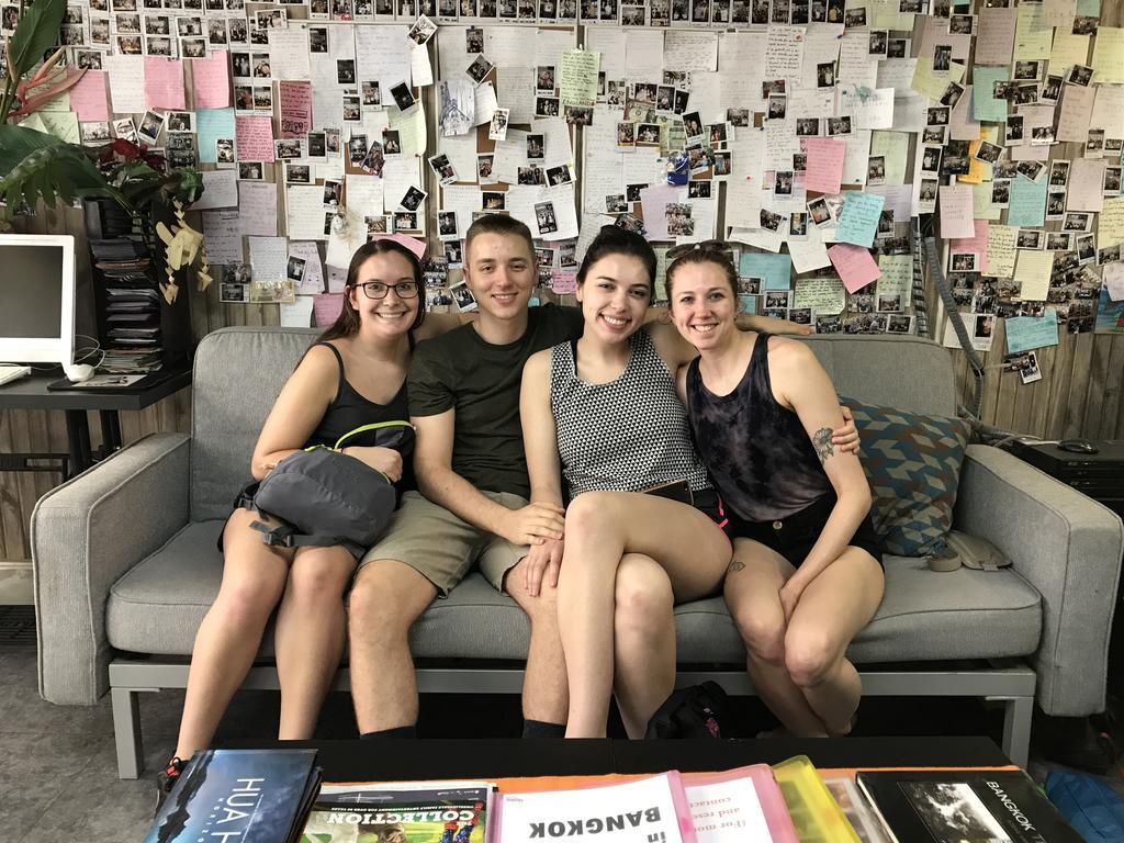 Tiger Lily Hostel Bangkok Exterior photo